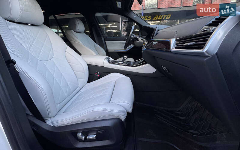 Позашляховик / Кросовер BMW X5 2022 в Чернівцях