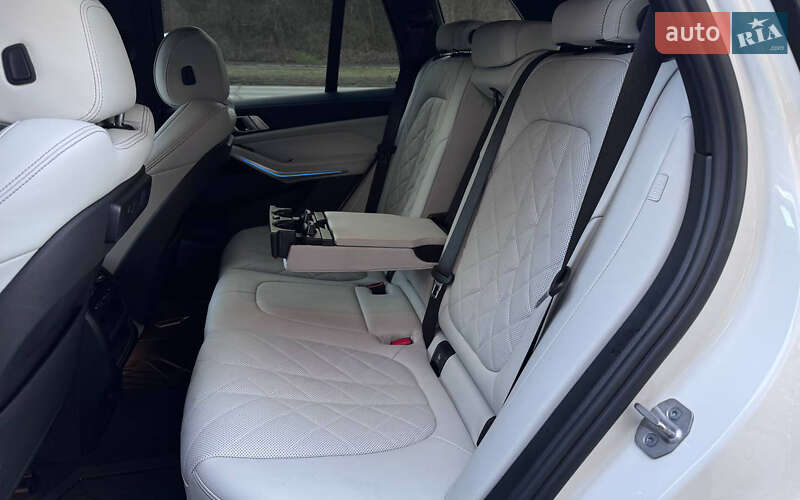 Позашляховик / Кросовер BMW X5 2022 в Чернівцях