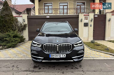 Внедорожник / Кроссовер BMW X5 2019 в 