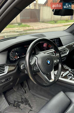 Внедорожник / Кроссовер BMW X5 2019 в 