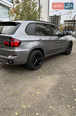 Позашляховик / Кросовер BMW X5 2011 в 