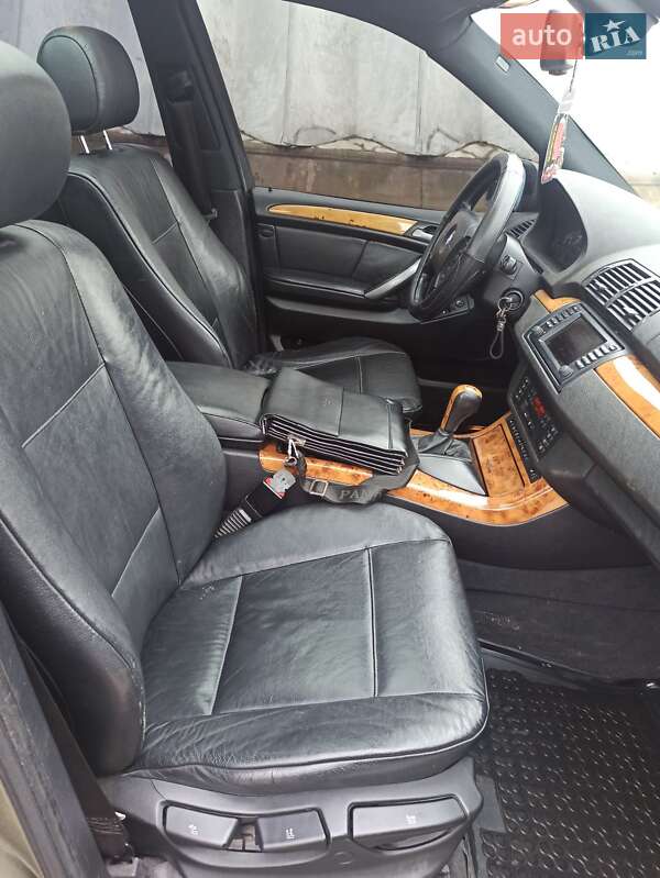 Внедорожник / Кроссовер BMW X5 2005 в Ровно