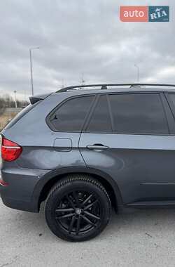 Позашляховик / Кросовер BMW X5 2011 в 