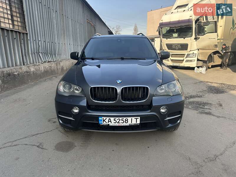 Внедорожник / Кроссовер BMW X5 2010 в Киеве