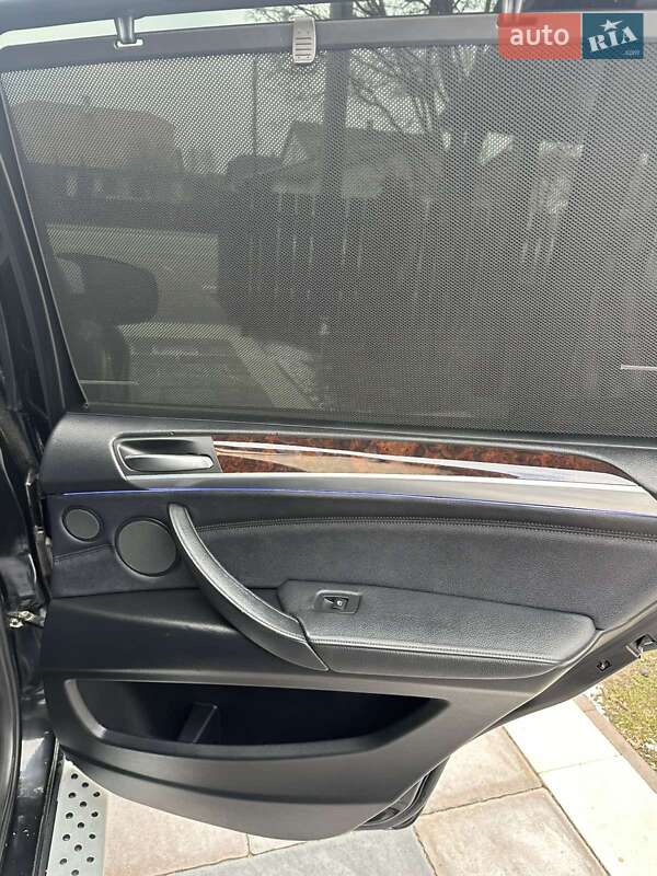 Позашляховик / Кросовер BMW X5 2010 в Львові