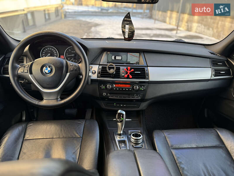 Позашляховик / Кросовер BMW X5 2008 в Рівному