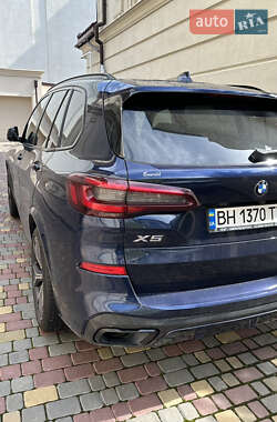 Внедорожник / Кроссовер BMW X5 2022 в 