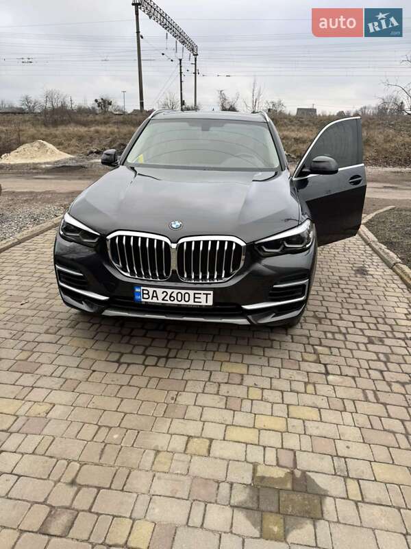 Позашляховик / Кросовер BMW X5 2021 в 