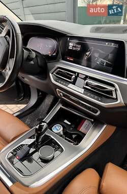 Позашляховик / Кросовер BMW X5 2021 в 