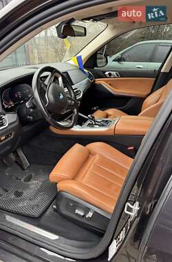 Позашляховик / Кросовер BMW X5 2021 в 