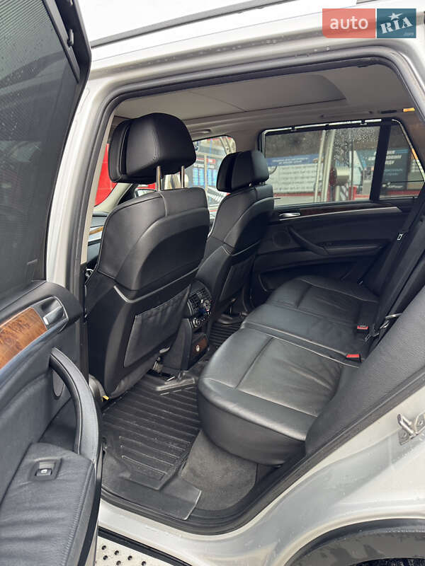 Внедорожник / Кроссовер BMW X5 2010 в Тернополе