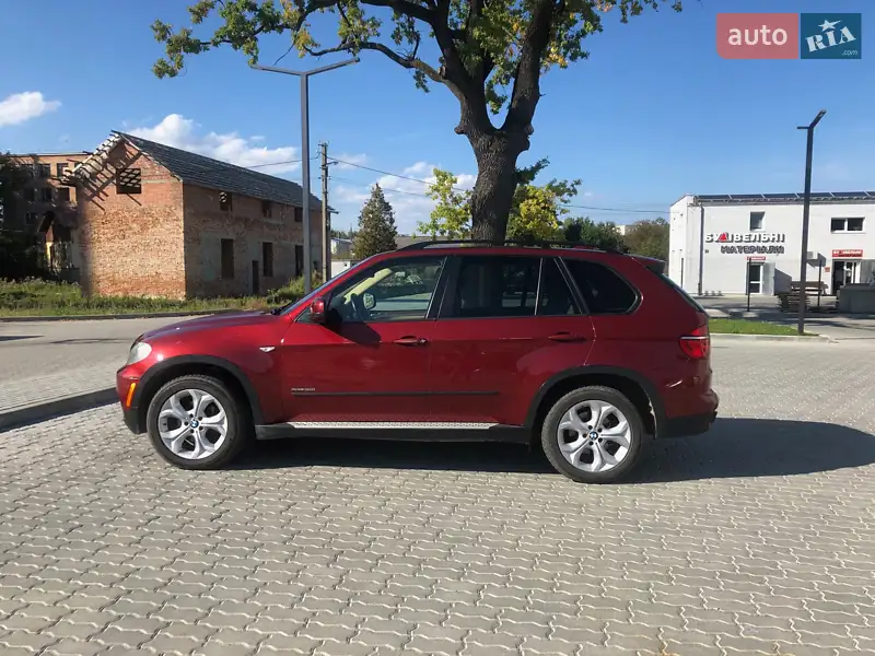 Позашляховик / Кросовер BMW X5 2012 в 