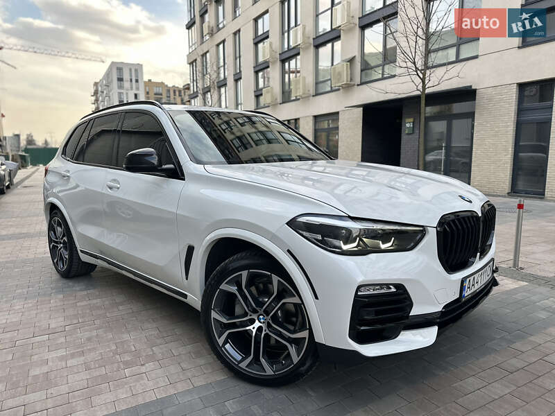 Внедорожник / Кроссовер BMW X5 2018 в 