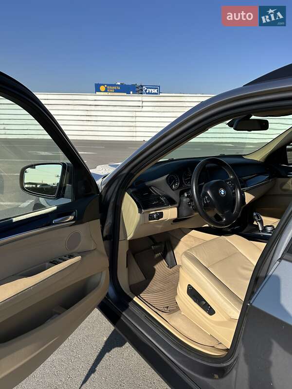 Позашляховик / Кросовер BMW X5 2010 в Львові