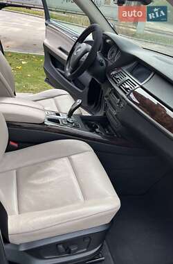 Внедорожник / Кроссовер BMW X5 2010 в 