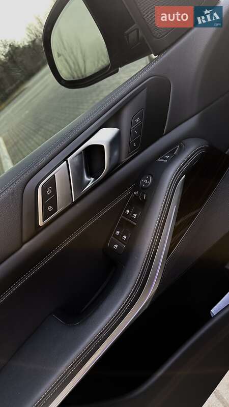 Внедорожник / Кроссовер BMW X5 2022 в Днепре