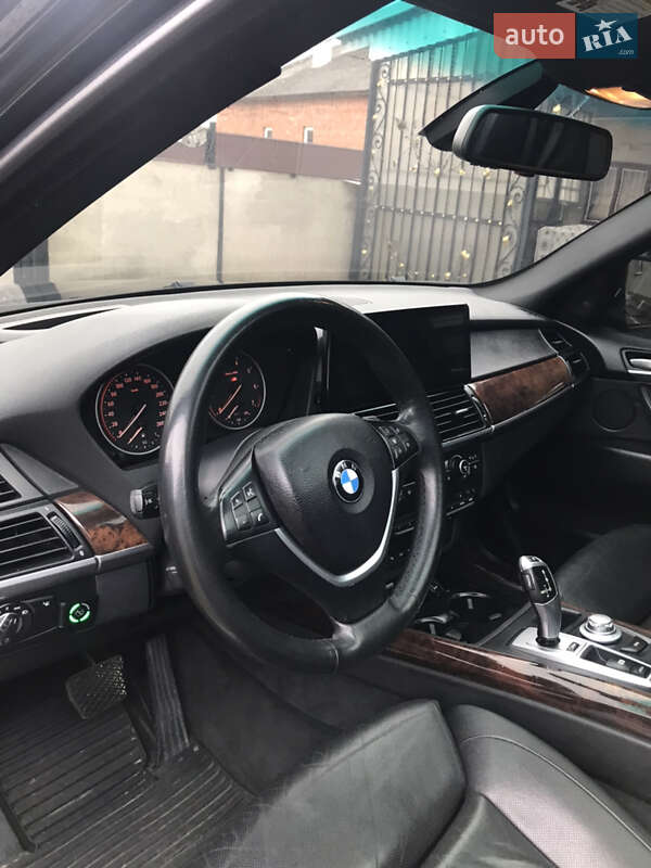 Внедорожник / Кроссовер BMW X5 2008 в Новоселице