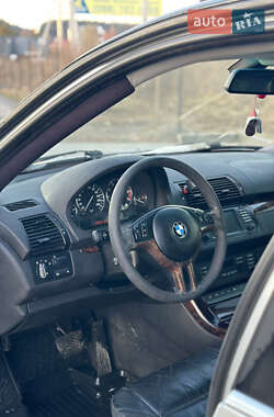 Внедорожник / Кроссовер BMW X5 2002 в 