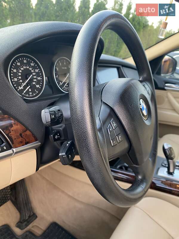 Внедорожник / Кроссовер BMW X5 2010 в Луцке