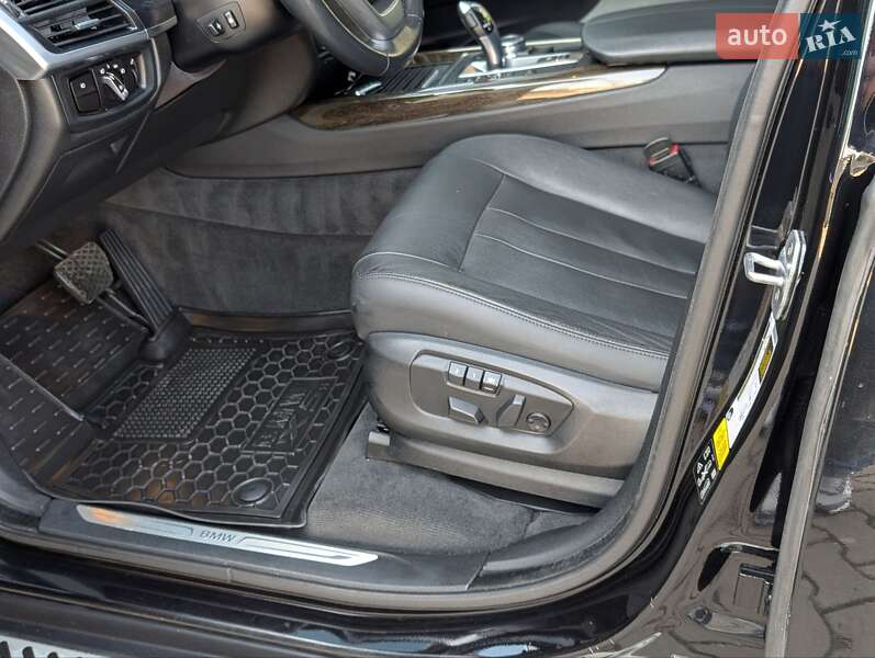 Позашляховик / Кросовер BMW X5 2015 в Косові