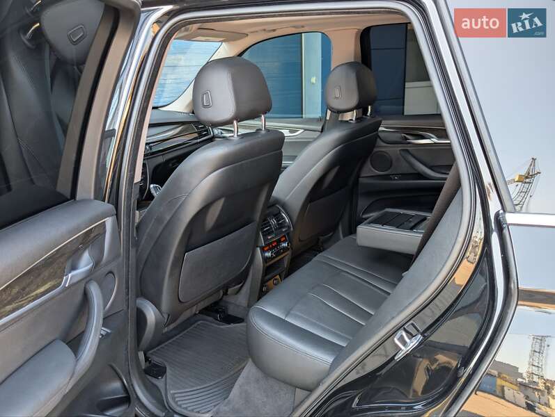 Позашляховик / Кросовер BMW X5 2015 в Косові