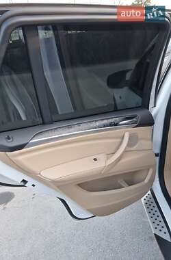 Внедорожник / Кроссовер BMW X5 2011 в 