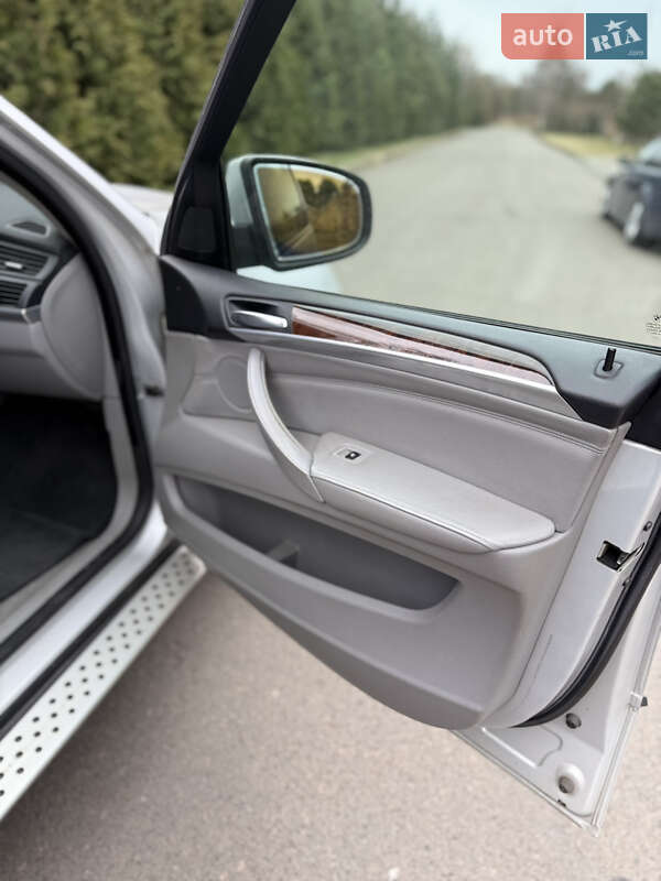 Внедорожник / Кроссовер BMW X5 2008 в Ровно