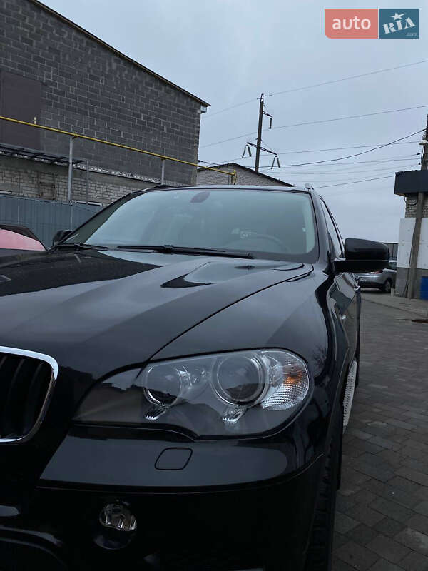 Внедорожник / Кроссовер BMW X5 2011 в Чернобае