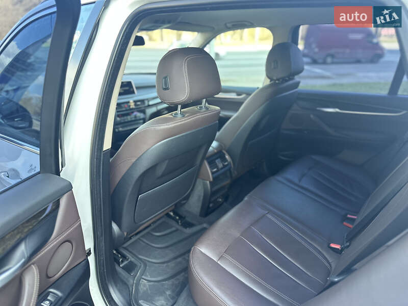 Позашляховик / Кросовер BMW X5 2015 в Києві