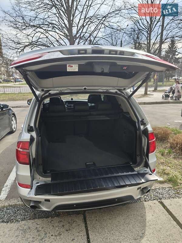 Позашляховик / Кросовер BMW X5 2010 в Львові