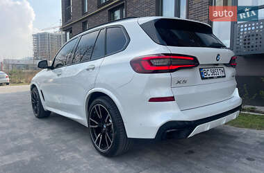 Позашляховик / Кросовер BMW X5 2022 в 