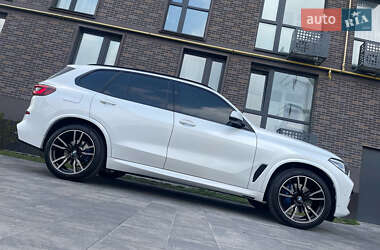 Позашляховик / Кросовер BMW X5 2022 в 