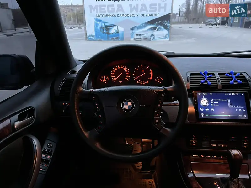 Внедорожник / Кроссовер BMW X5 2004 в 