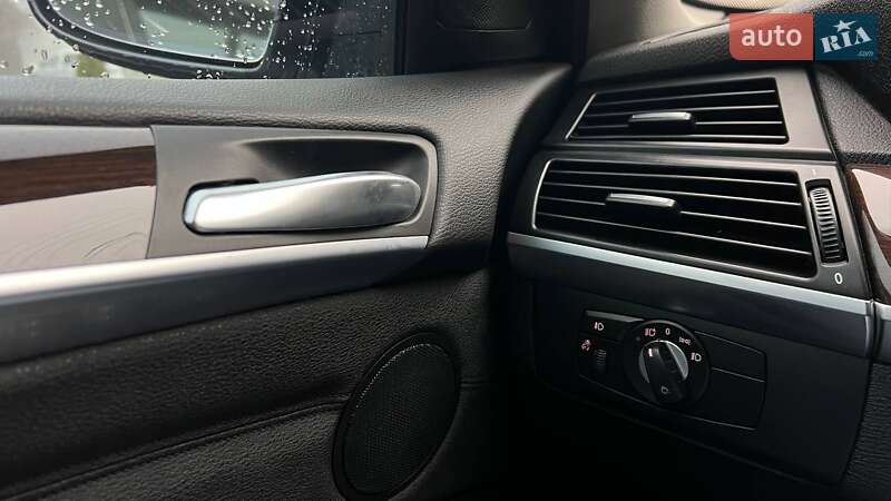 Позашляховик / Кросовер BMW X5 2012 в Львові