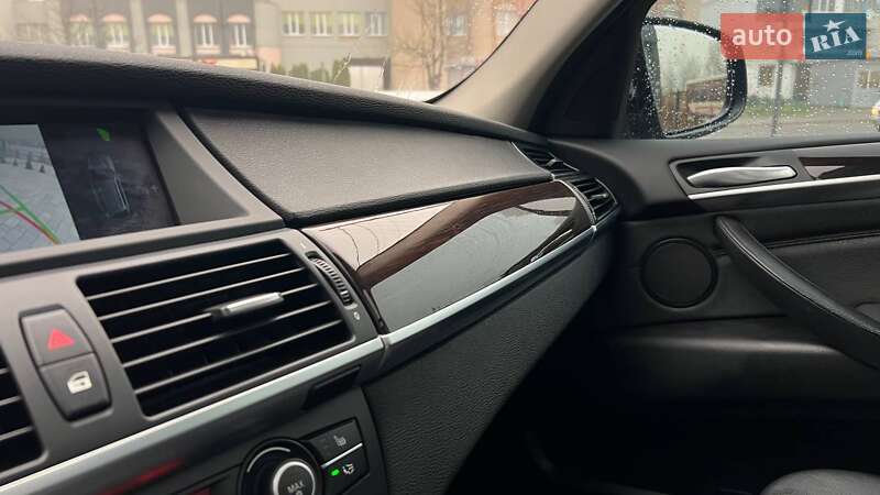 Позашляховик / Кросовер BMW X5 2012 в Львові