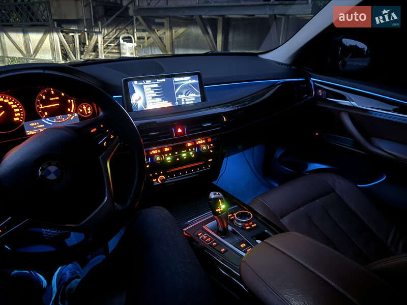 Позашляховик / Кросовер BMW X5 2014 в Дніпрі