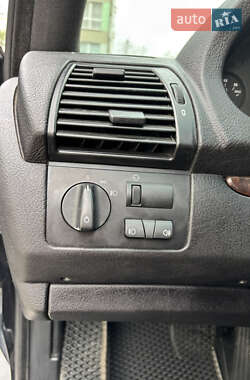 Внедорожник / Кроссовер BMW X5 2001 в 
