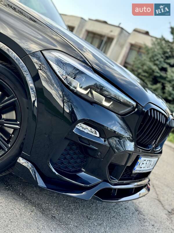 Позашляховик / Кросовер BMW X5 2018 в 