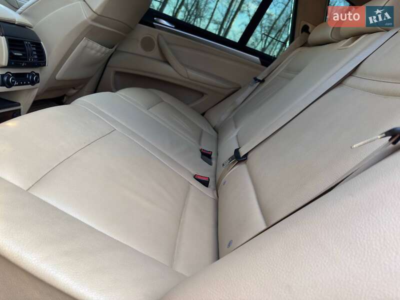 Позашляховик / Кросовер BMW X5 2011 в Охтирці