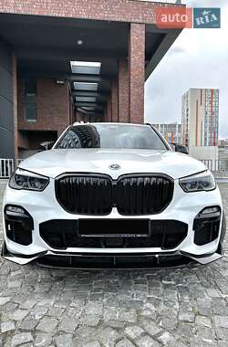 Внедорожник / Кроссовер BMW X5 2019 в 