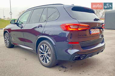Позашляховик / Кросовер BMW X5 2021 в 