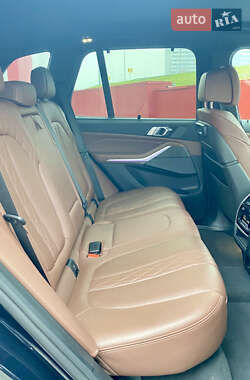 Позашляховик / Кросовер BMW X5 2021 в 