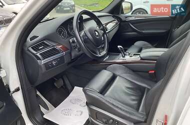 Позашляховик / Кросовер BMW X5 2011 в 