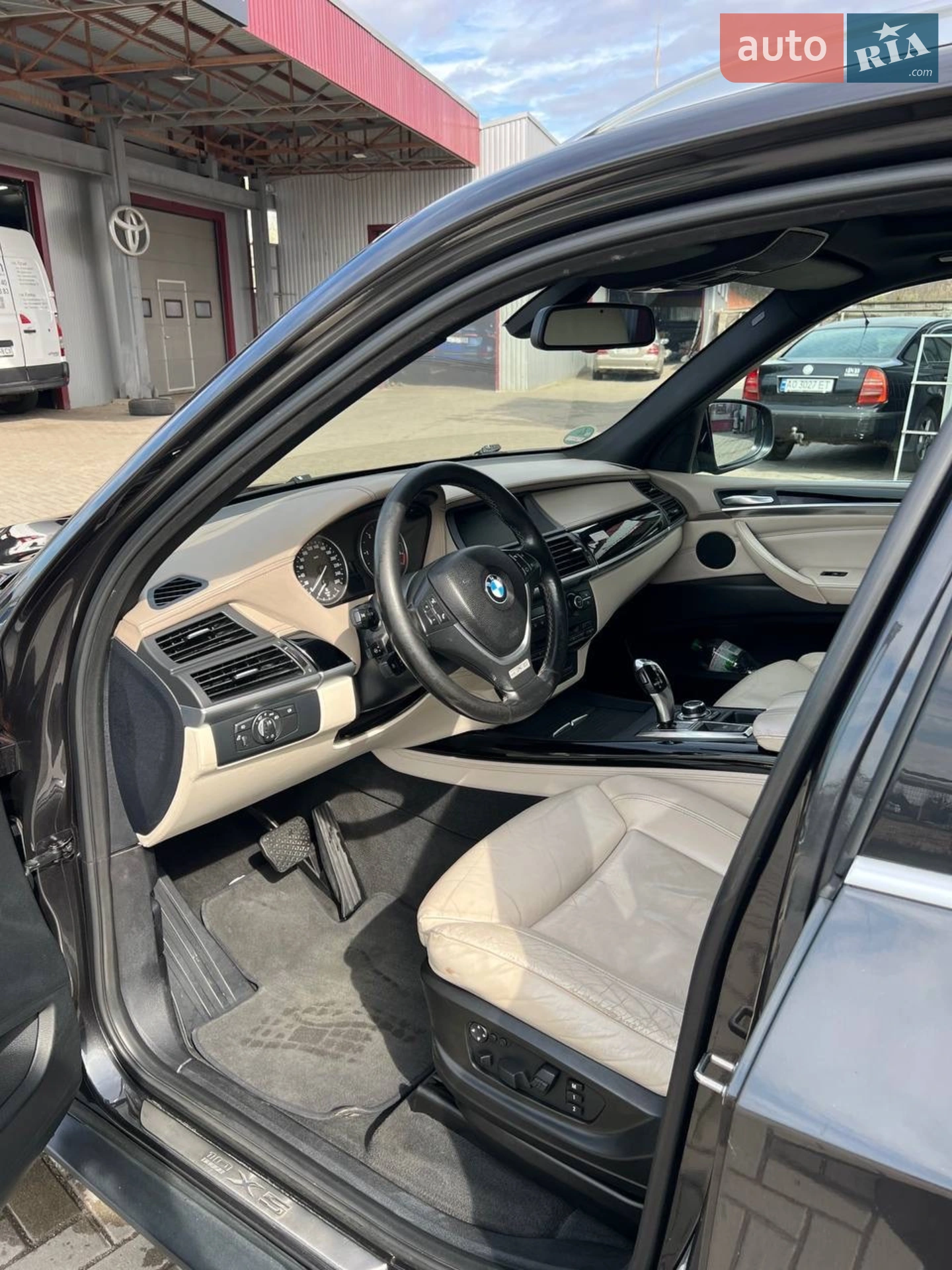 2010 BMW X5 - мініатюра 9