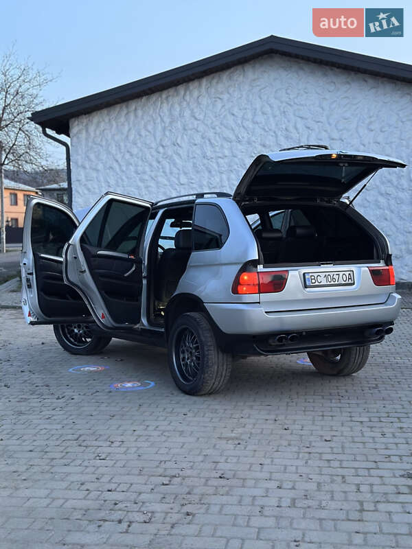 Внедорожник / Кроссовер BMW X5 2003 в 