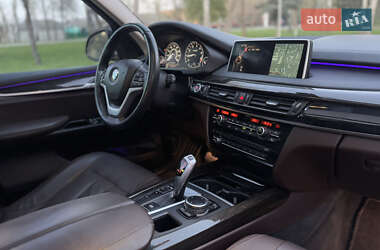 Позашляховик / Кросовер BMW X5 2014 в 