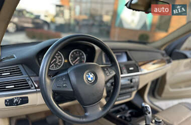Позашляховик / Кросовер BMW X5 2010 в 