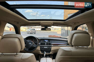 Позашляховик / Кросовер BMW X5 2010 в 