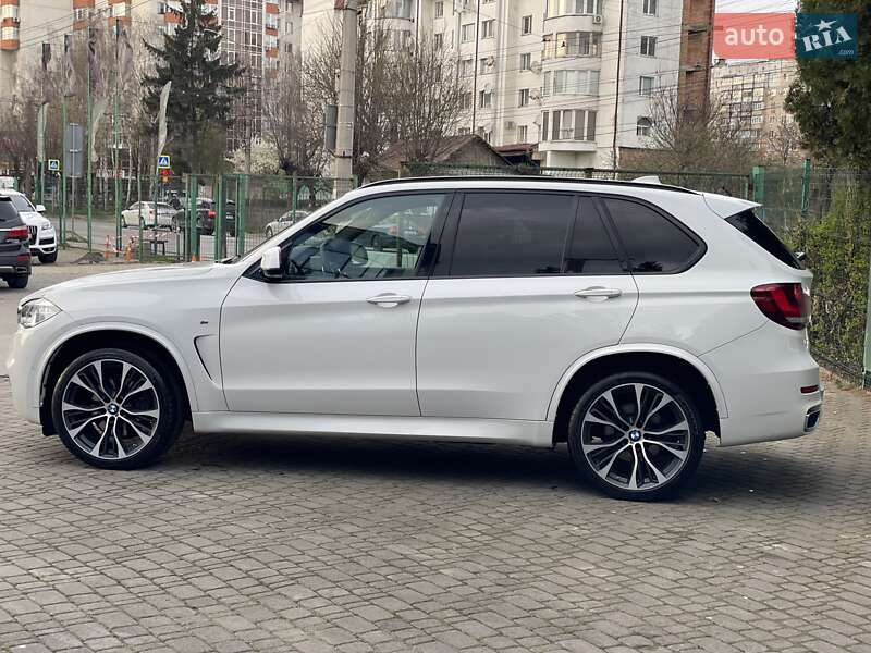 Позашляховик / Кросовер BMW X5 2017 в Чернівцях