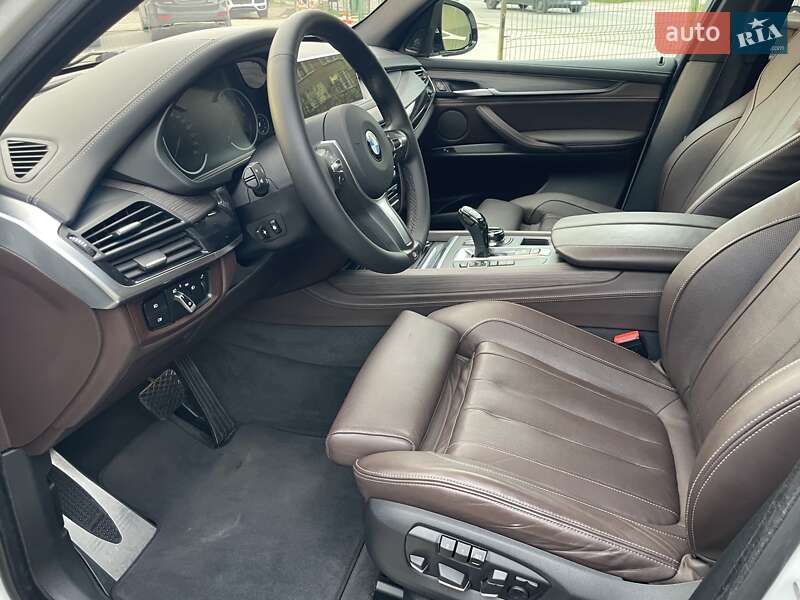 Позашляховик / Кросовер BMW X5 2017 в Чернівцях